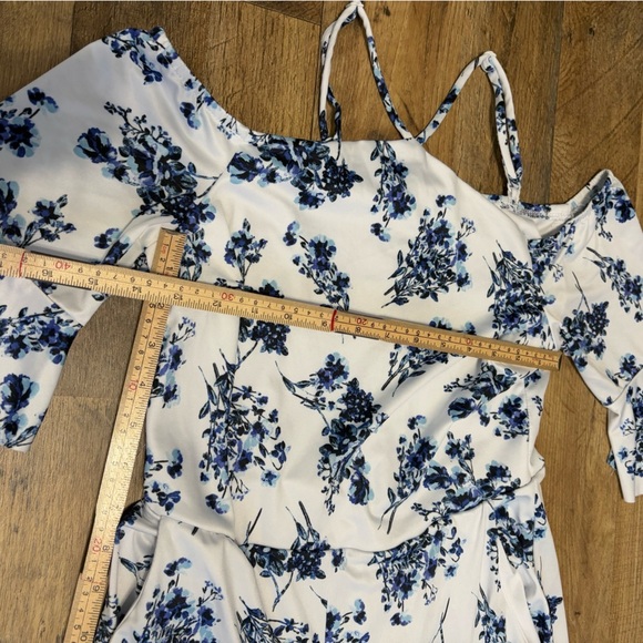 Venus Floral Off-Shoulder Jumpsuit - Picture 8 of 14